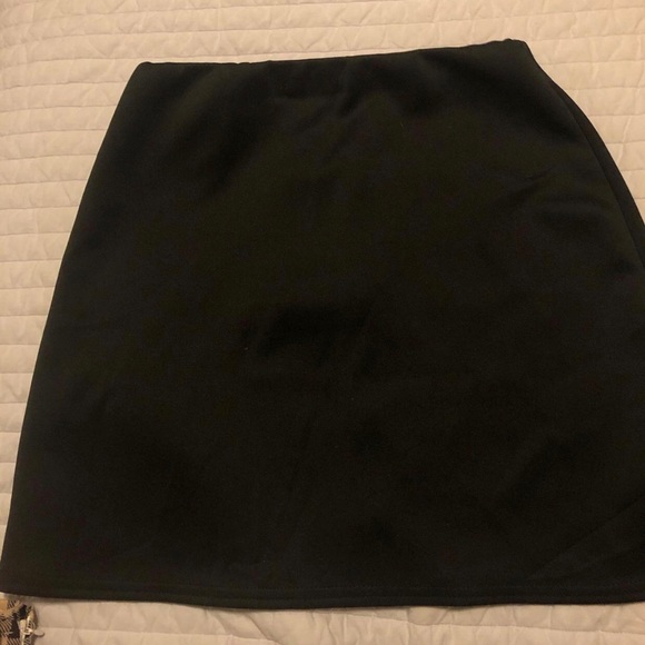 Black zipper skirt - Picture 2 of 3
